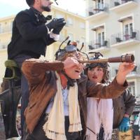 Théâtre de rue à l'horizon