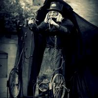 Un viel homme étrange