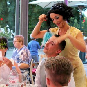 Une coupe de cheveux peut être ?