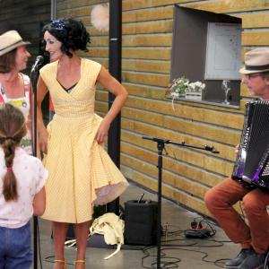Avec la chanteuse et l'accordéoniste