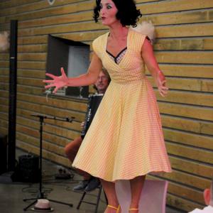 Arlette Moineau improvise