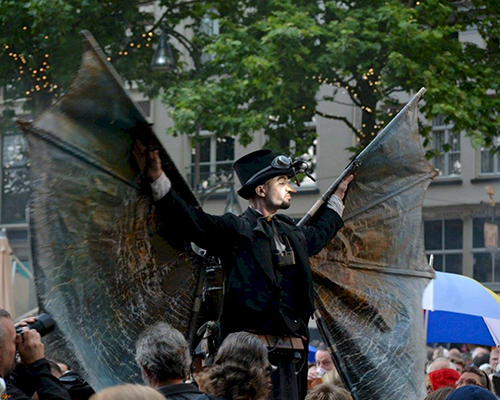 Les Bouffons Volants
